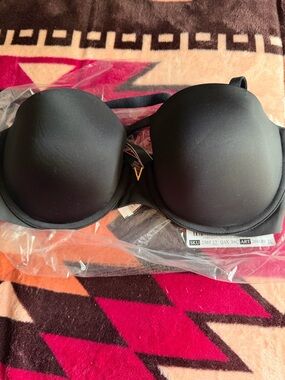Victoria secret Black Strapless Push-Up Bra - Unbranded